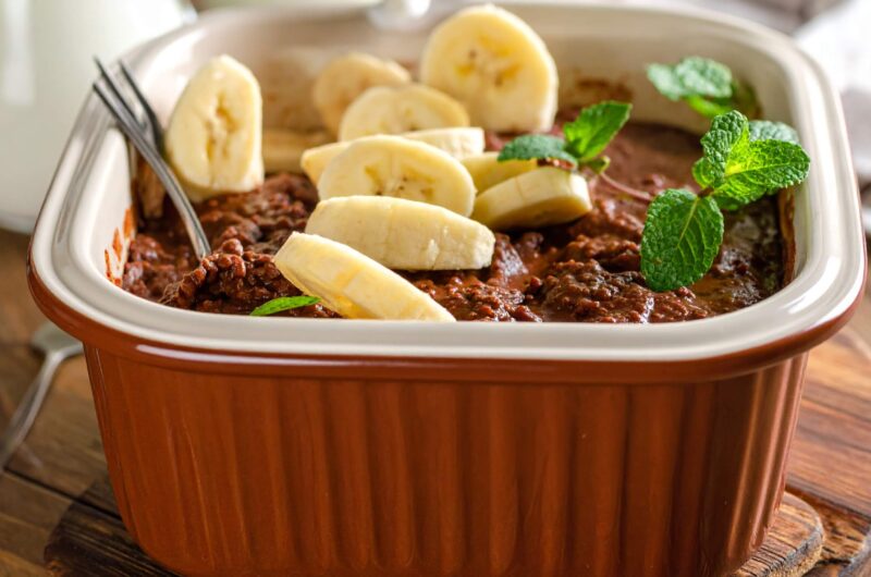 Gebackenes Schoko-Porridge mit Banane aus der AirFryer